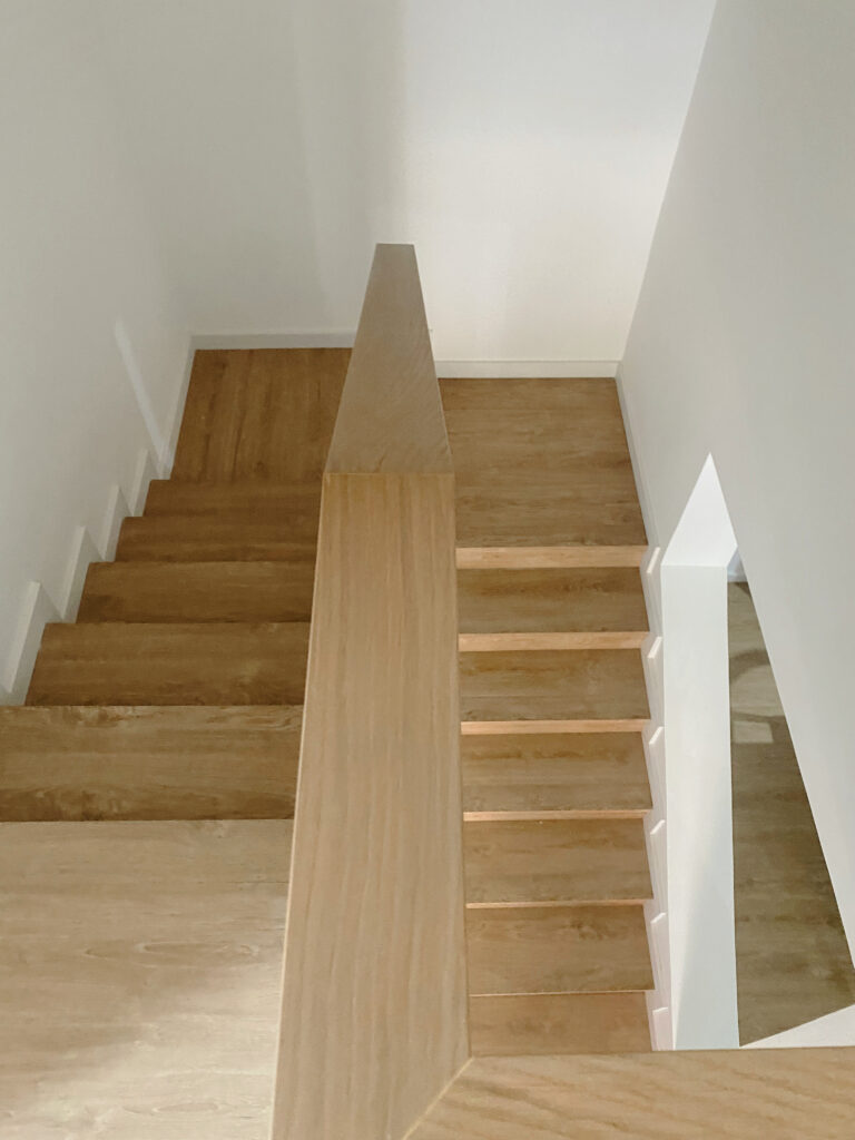diseño mediterráneo escalera madera